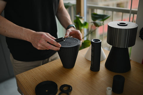 Assembling a Lustra table lamp